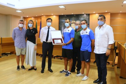 El alcalde de El Ejido con la directiva.