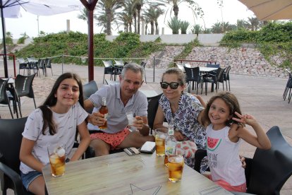 Fiesta de Los40 en Náutica, en la Plaza del Mar de El Toyo.