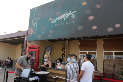 Fiesta de Los40 y Náutica, en la Plaza del Mar de El Toyo.