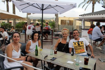 Fiesta de Los40 y Náutica, en la Plaza del Mar de El Toyo.