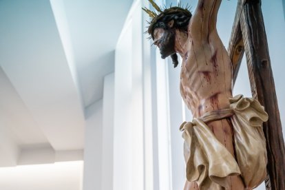 El tradicional lavado de pies se realizó dentro del templo.