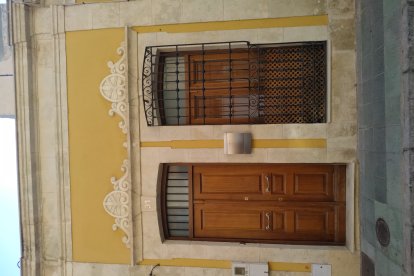 Vivienda de puerta y ventana restaurada