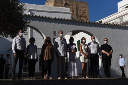 Los Reyes Felipe VI y Letizia pasean por la localidad de Sant Antoni de Portmany,