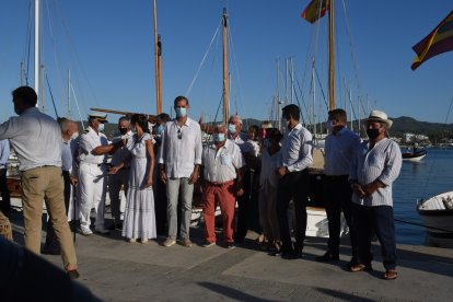 Los Reyes Felipe VI y Letizia pasean por la localidad de Sant Antoni de Portmany,