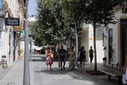 Calle peatonal de Reyes Católicos.
