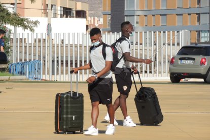 Ramazani y Appiah.