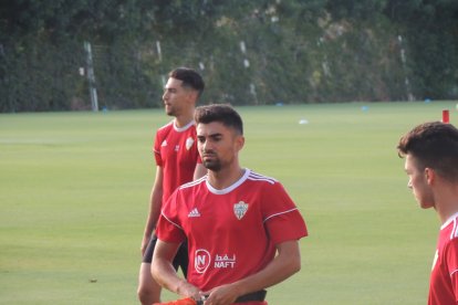 Enzo en un ejercicio del entrenamiento.
