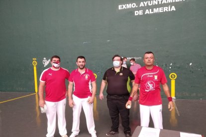 Subcampeones mano parejas.