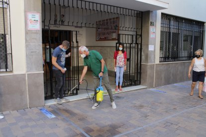 Colegio del Milagro, acceso por Plaza Virgen del Mar.