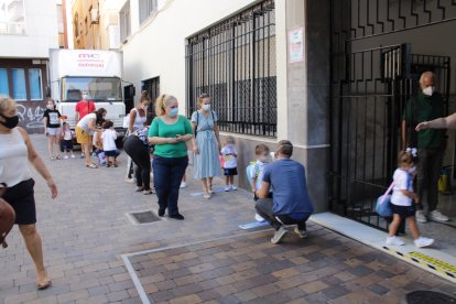 Colegio del Milagro, acceso por Plaza Virgen del Mar.