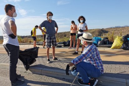 Se ha logrado recoger un contenedor industrial repleto de basura.