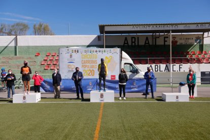 El podio femenino manteniendo las distancias.