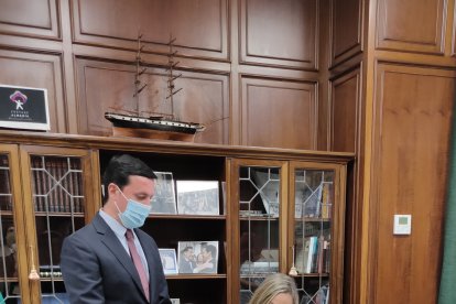 Marifrán Carazo visita la Diputación Provincia de Almería.