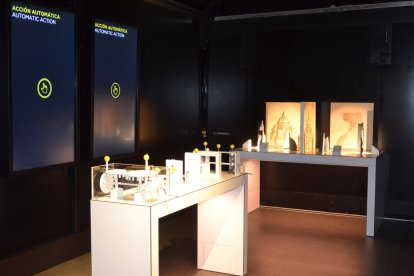 Exposición sobre Leonardo Da Vinci en la Plaza de las Velas.
