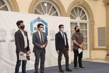 Diputación ayuda a 30 autónomos, profesionales y pymes de la cultura.