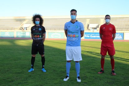 Las tres equipaciones para la 20-21.