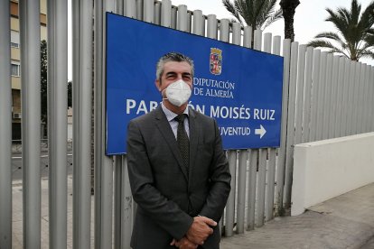 En los exteriores del Pabellón Moisés Ruiz.