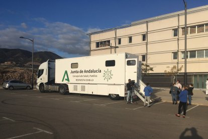 Más de mil personas están citadas para el cribado en Vícar.