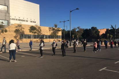 La unidad móvil se sitúa al lado del Pabellón de Deportes del municipio.