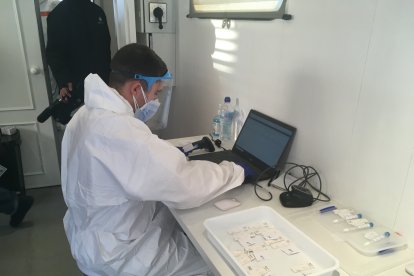 La unidad móvil se sitúa al lado del Pabellón de Deportes del municipio.