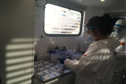 Las pruebas se realizan a través de test de antígenos.