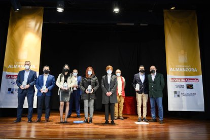 Foto de familia de todos los premiados por LA VOZ en la comarca del Almanzora.