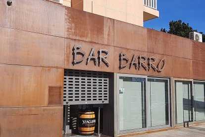 La hostelería cerrada en el barrio de El Zapillo