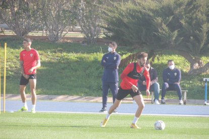 El lateral Álex Centelles.