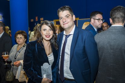 Mari carmen Ayala Jurado, premiada en emprendimiento, por su empresa Vallejo Ayala Formación junto a su marido Joaquín Cañabate.