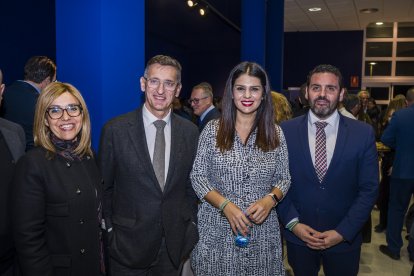 Antonio Martínez, Senador; Elisa Reche esposa de José Luis Sánchez Teruel, parlamentario andaluz; la alcaldesa de Castro de Filabres, Noemi Cruz,