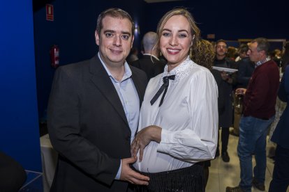 Miguel Ángel Mañas junto a su esposa, la periodista y presentadora de la gala Ana Márquez.