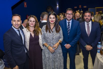 Ricardo Céspedes junto a María Castillo, Noemí Cruz, alcaldesa de Castro de Filabres José Díaz alcalde de Tabernas y Juan Manuel Ruiz diputado.