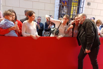 Karra Elejalde recibe una estrella y el premio Almería, Tierra de Cine en FICAL 2024.