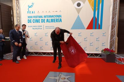 Karra Elejalde recibe una estrella y el premio Almería, Tierra de Cine en FICAL 2024.