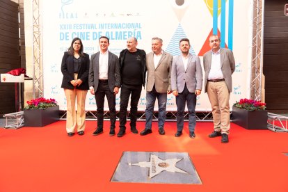 Karra Elejalde recibe una estrella y el premio Almería, Tierra de Cine en FICAL 2024.