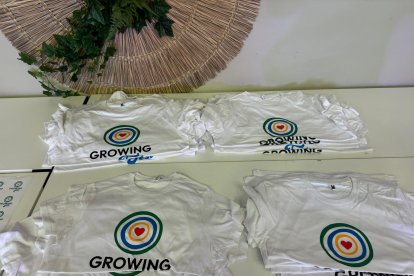Camisetas con el logo de Growing Fest.