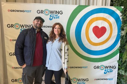 Verónica y Fran, recién llegados de Ciudad Real, vinieron expresamente a Almería para el evento y fueron los primeros en posar en el photocall de Growing Fest.