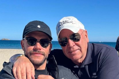 Juan Mesa Guerrero, Labi Champion, junto a su hijo.
