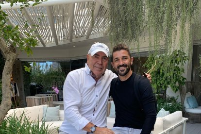 Juan Mesa Guerrero, Labi Champion, con David Villa.