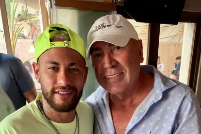 Juan Mesa Guerrero, Labi Champion, con Neymar.