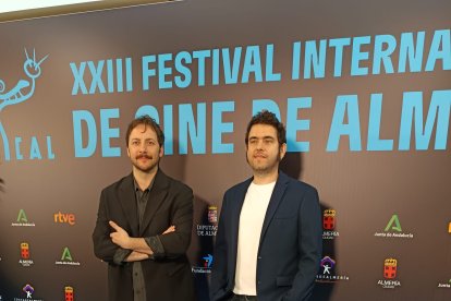 Pepe Lorente y Javier Macipe, actor y director de 'La estrella azul'.