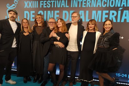 Equipo de la serie Regreso a las Sabinas.