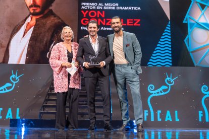 Yon González, premio al Mejor actor en serie dramática.