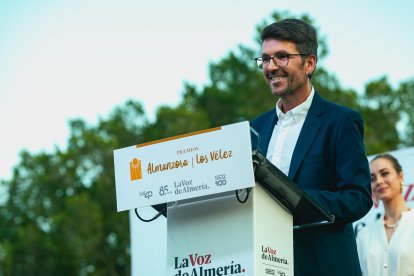 José Juan Rodríguez de La Casa Número 7 de Serón recogió el premio de Comunicación y Turismo.