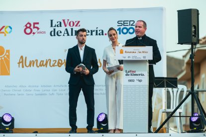 El párroco de Vélez-Rubio, Javier Ruíz Pérez, fue el galardonado en sociedad.