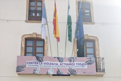 Una Marcha social se manifiesta en Albox contra la violencia de género.