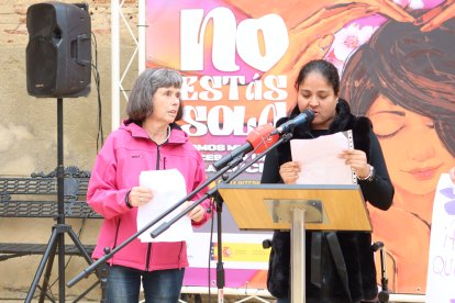 Lectura de manifiesto y concentración por el 25N en Vera.