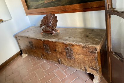 El antiguo arca de las tres llaves, donde guardaban los documentos más importantes del monasterio.