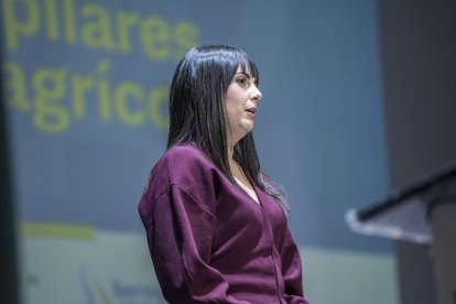 La periodista de La Voz de Almería y Cadena SER, Marina Ginés, ha presentado el evento.