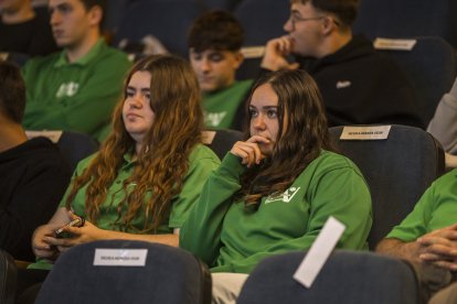 Las alumnas y alumnos de la escuela agraria de Vícar han acudido al evento.